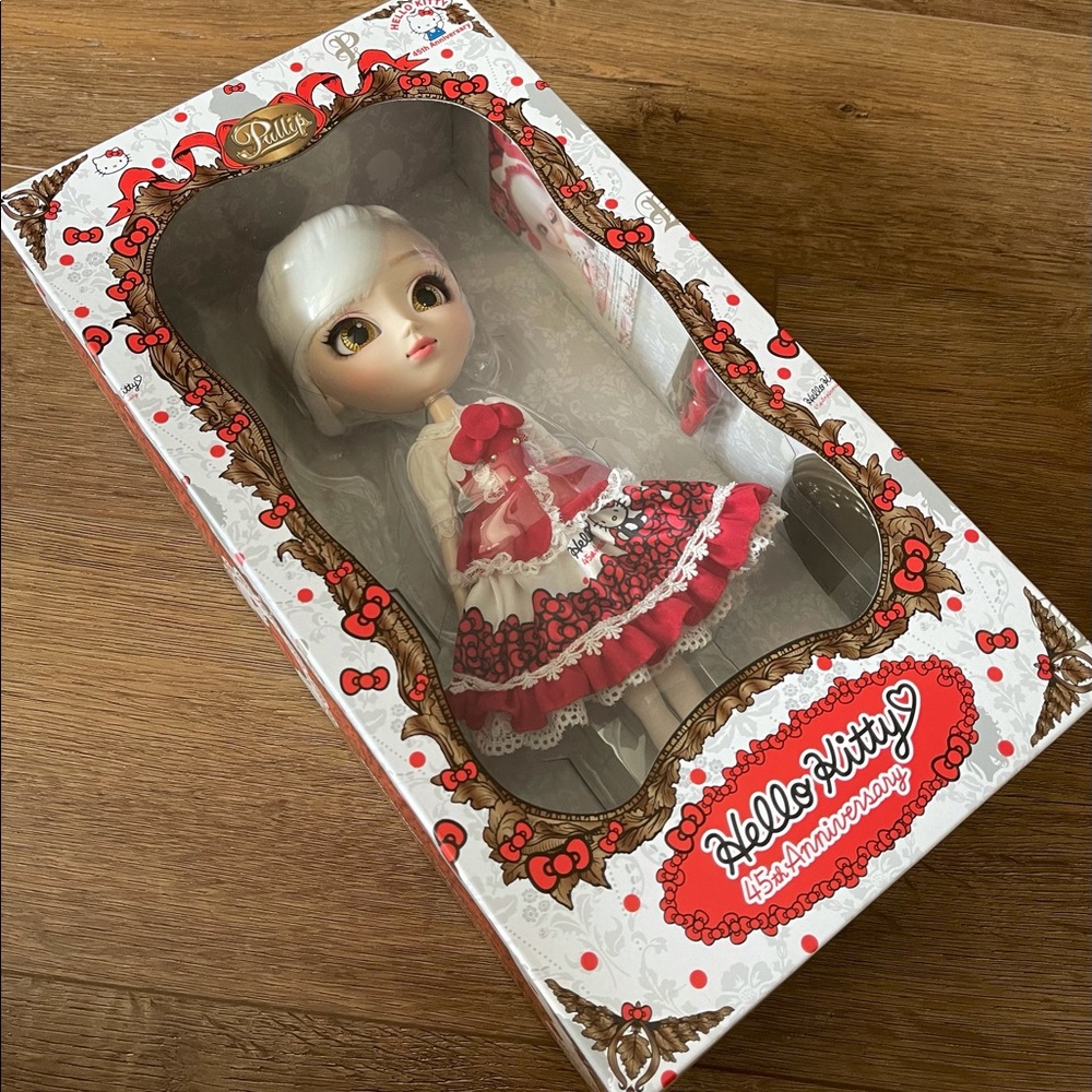 PULLIP (Sanrio)-RARE Limited Ed. Hello Kitty Doll